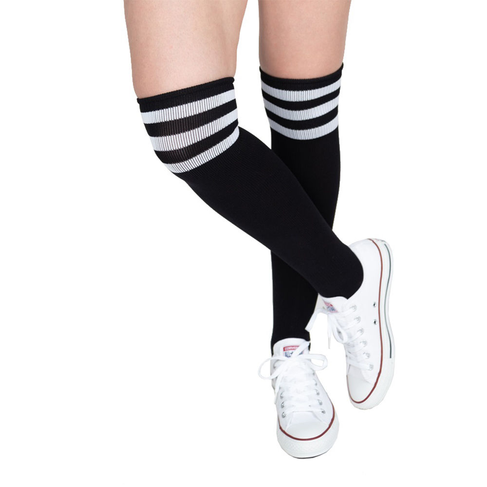 Socken Fussball, schwarz mit weißen Streifen