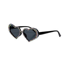 NEU Brille Herzform, mit Strasssteinen
